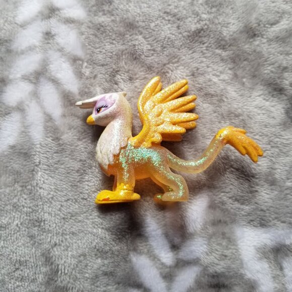 My Little Pony Figure Gilda the Griffon Translucent Yellow Glitter MLP G4 Mini - Picture 1 of 2